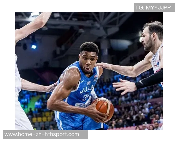 字母哥上半场表现平平11投7中仅得14分2篮板1助攻引发热议 字母哥上半场表现平平11投7中仅得14分2篮板1助攻引发热议