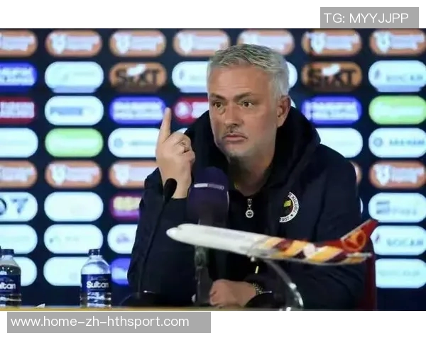 曼联解雇穆帅与滕哈赫的分手费揭秘总额达5490万镑 曼联解雇穆帅与滕哈赫的分手费揭秘总额达5490万镑