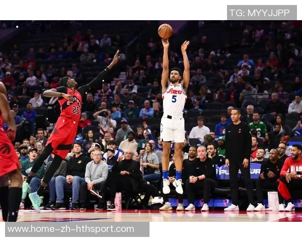 格莱姆斯外线火力全开13投7中三分精准6中4独揽22分助攻抢断齐飞